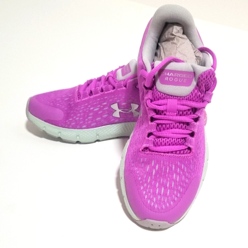 Under armour new  charged rouge violet size 7 girls shoes